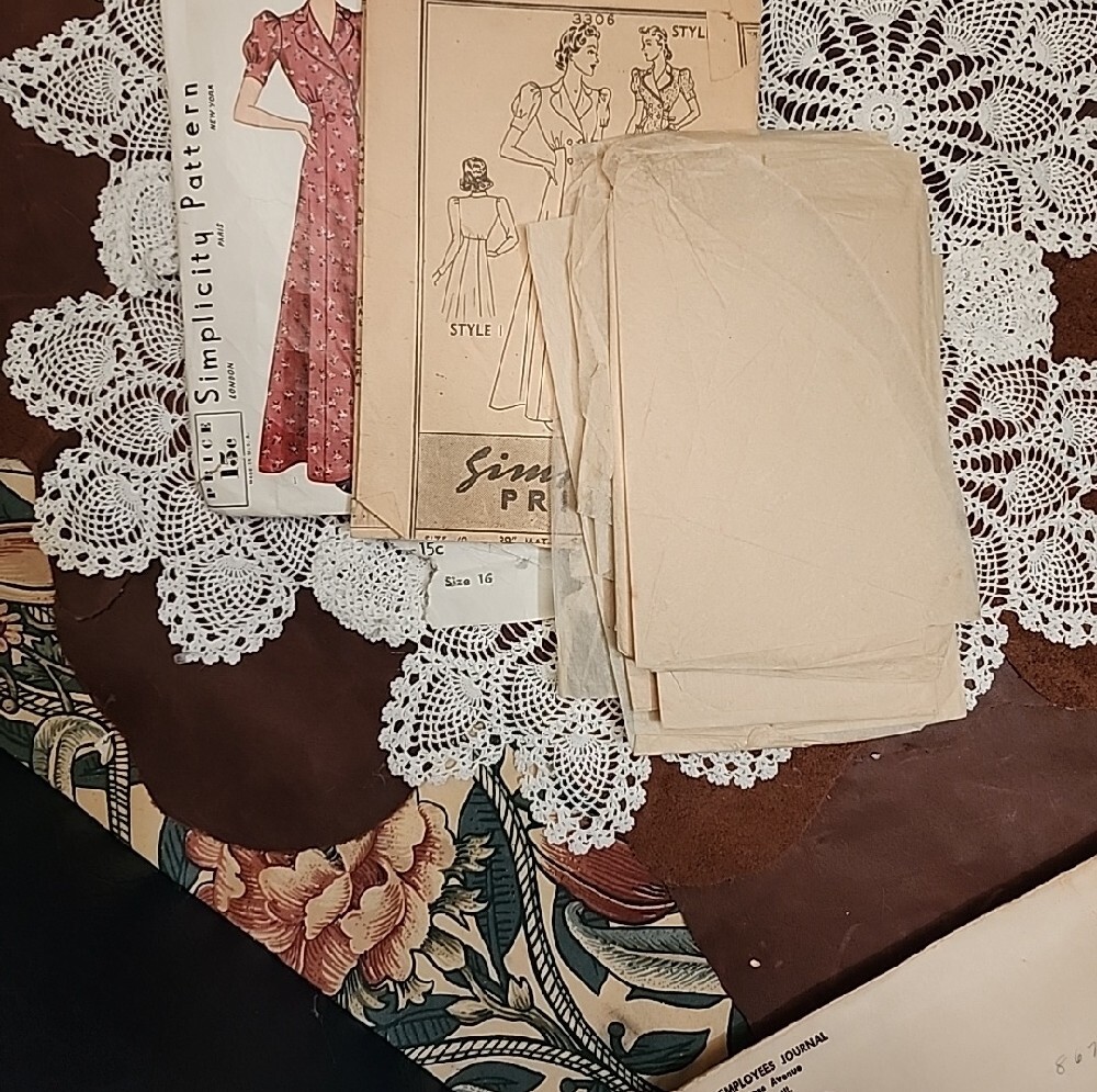 Pre WWII Women's Dress Sewing Patterns Bundle - Picture 8 of 12